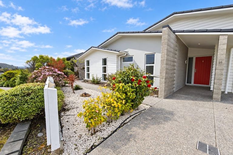 Photo of property in 18 Banks Boulevard, Whitby, Porirua, 5024