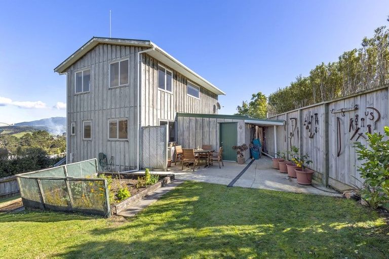 Photo of property in 4 Robertson Street, Raglan, 3225