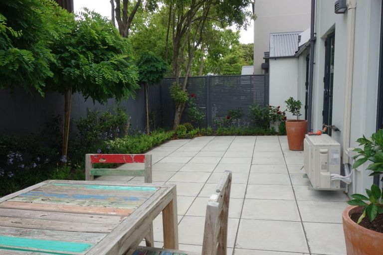 Photo of property in 2/388 Montreal Street, Christchurch Central, Christchurch, 8013