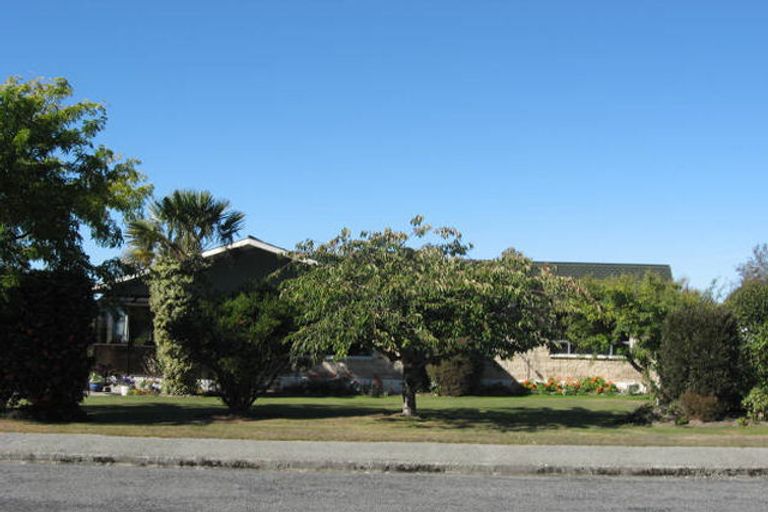 Photo of property in 65 Rhodes Street, Waimate, 7924