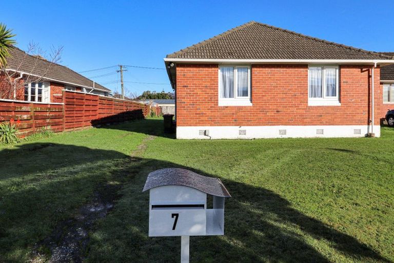 Photo of property in 7 Puketapu Grove, Waiwhetu, Lower Hutt, 5010