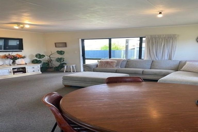 Photo of property in 18 Allens Lane, Clive, 4102