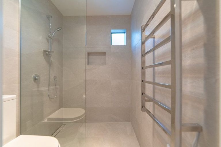 Photo of property in 22 Golden Terrace, Queenstown, 9300