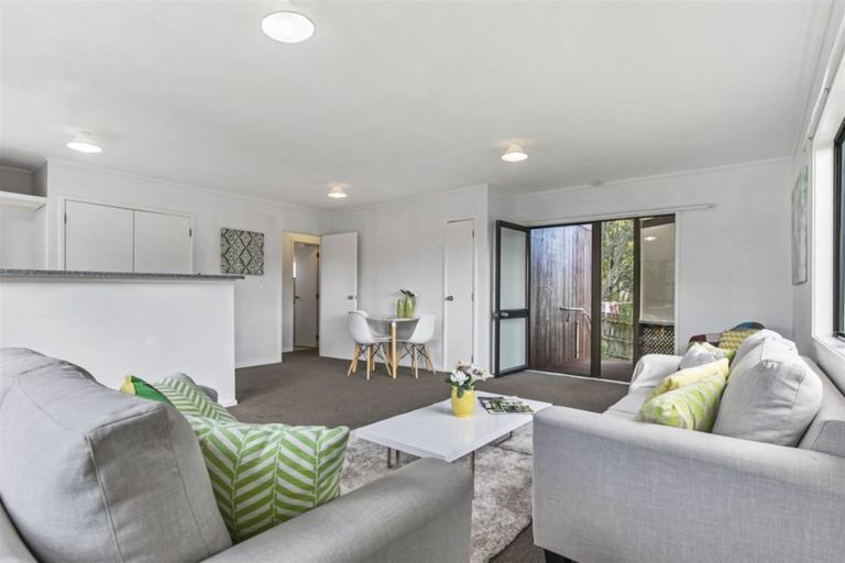 Photo of property in 103b Woodglen Road, Glen Eden, Auckland, 0602