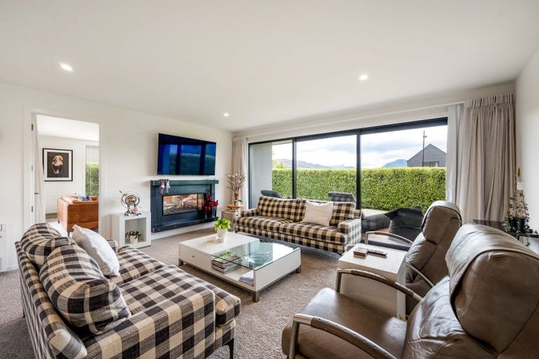 Photo of property in 29 Mount Nicholas Avenue, Wanaka, 9305