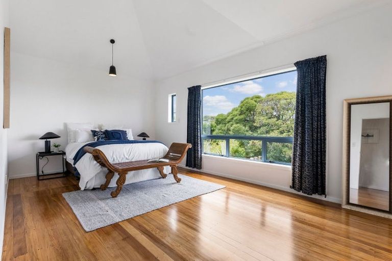 Photo of property in 32 Mandalay Terrace, Khandallah, Wellington, 6035