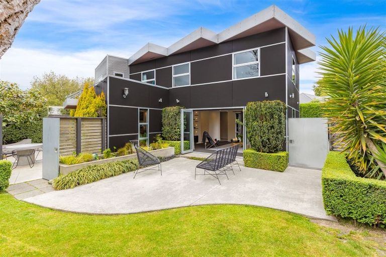 Photo of property in 51 Oxley Avenue, St Albans, Christchurch, 8014