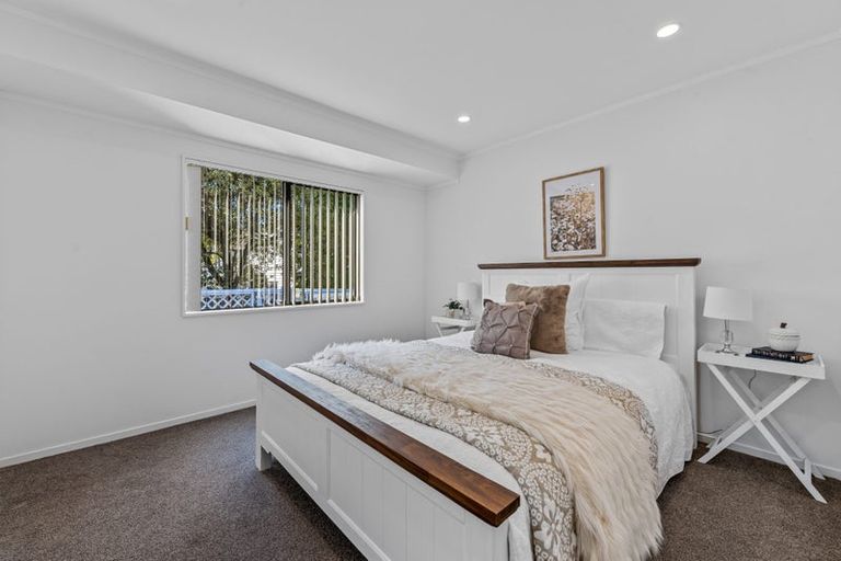 Photo of property in 37 Gosford Drive, Botany Downs, Auckland, 2010