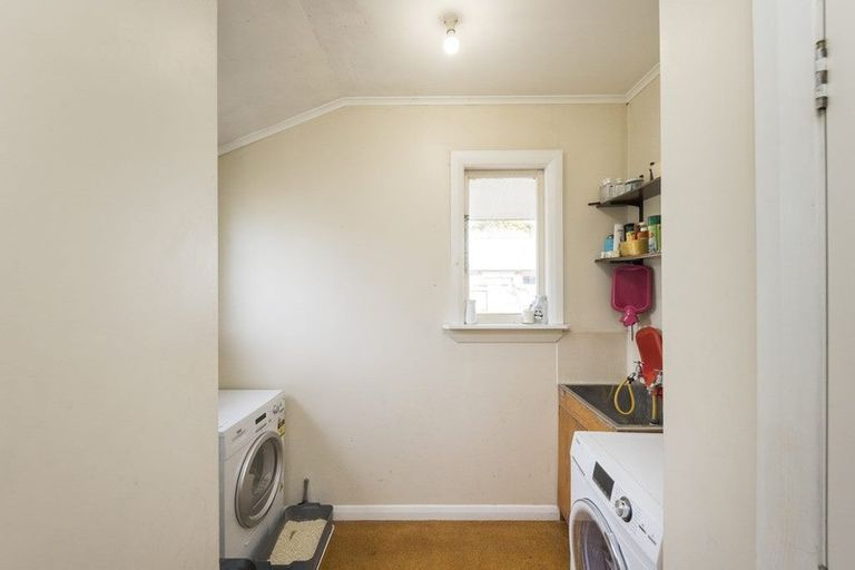 Photo of property in 10 Stewart Crescent, Hokowhitu, Palmerston North, 4410