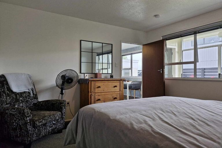 Photo of property in 3/50 Paynters Avenue, Strandon, New Plymouth, 4312