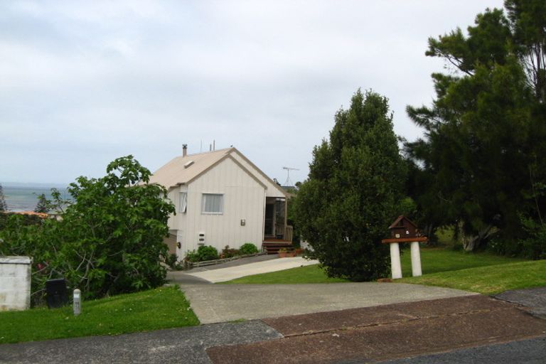 Photo of property in 8 Kotanui Avenue, Army Bay, Whangaparaoa, 0930