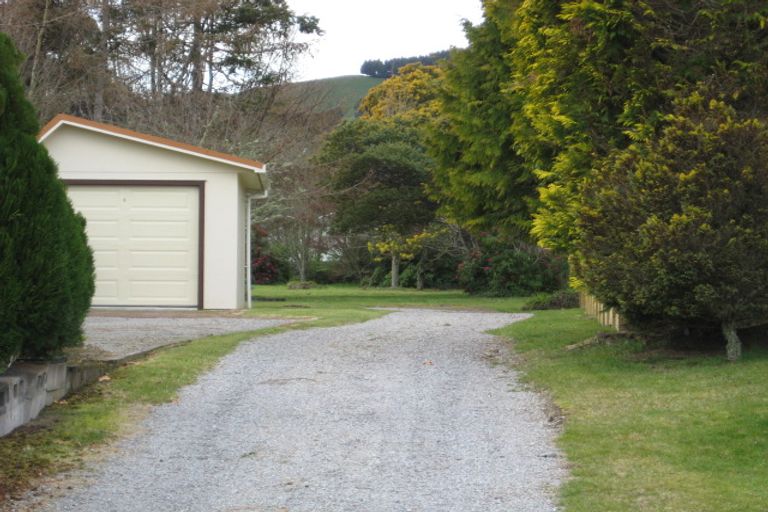 Photo of property in 12 Gibbs Place, Kinloch, Taupo, 3377