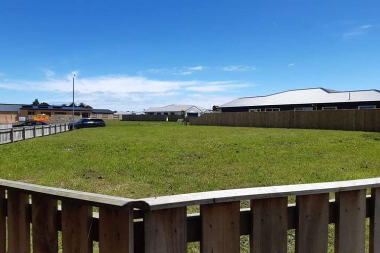 Photo of property in 7 Kingi Te Ahoaho Place, Otaki, 5512