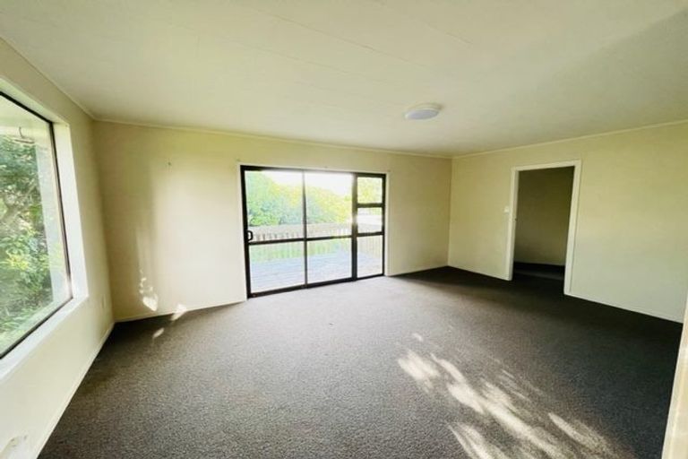 Photo of property in 96 Kayes Road, Pukekohe, 2120