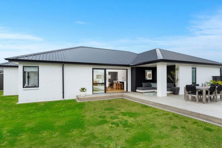 Photo of property in 23 Rotomanu Place, Pyes Pa, Tauranga, 3112