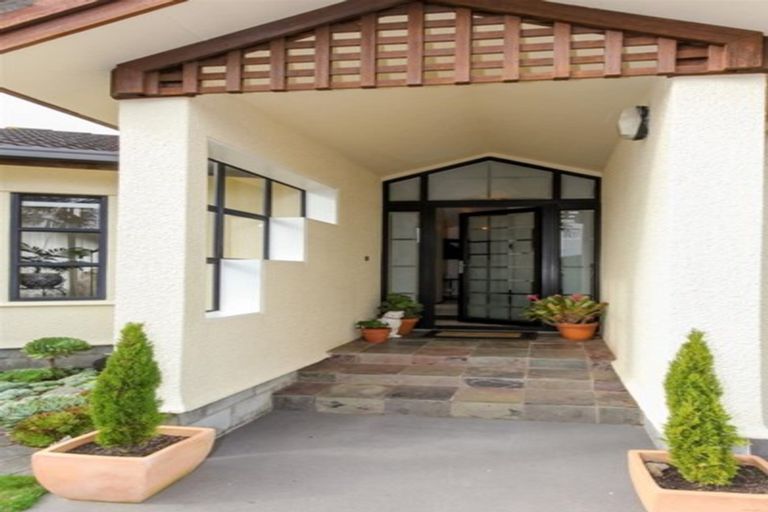 Photo of property in 10 Frank Frethey Place, Highlands Park, New Plymouth, 4312