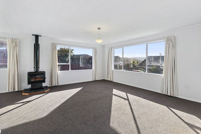 Photo of property in 17 The Anchorage, Whitby, Porirua, 5024