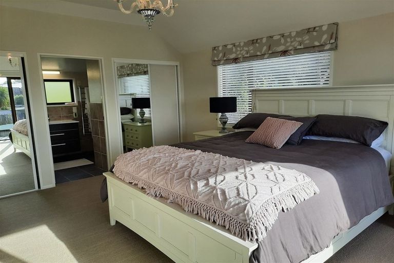 Photo of property in 76 Mount Pleasant Road, Mount Pleasant, Christchurch, 8081