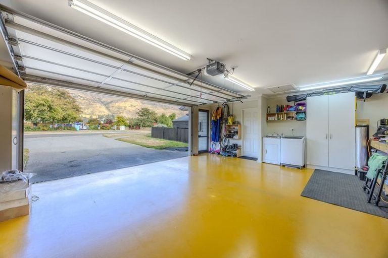 Photo of property in 208 Warren Street, Wanaka, 9305