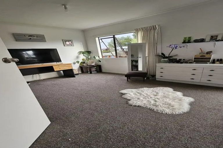 Photo of property in 16 Malcolm Street, Martinborough, 5711