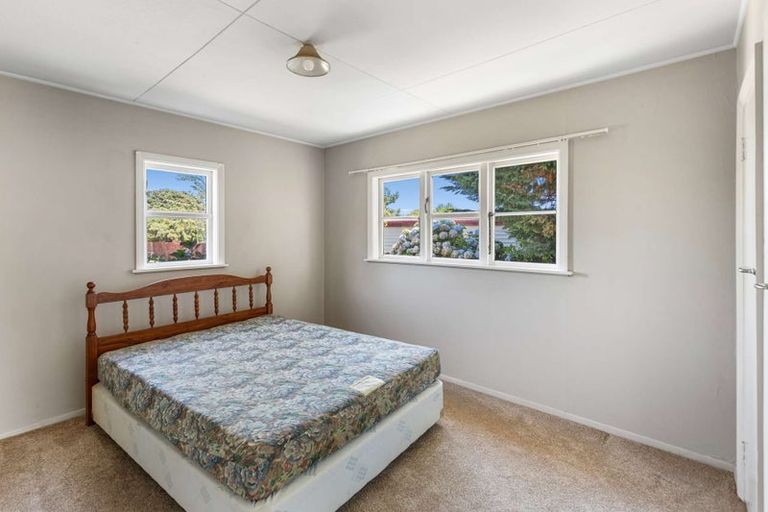 Photo of property in 10 Hussey Street, Waverley, 4510