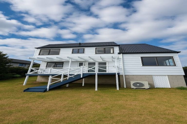 Photo of property in 1/13 Gwenand Place, Botany Downs, Auckland, 2010