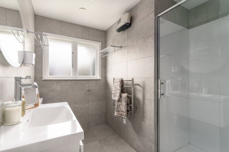 Photo of property in 1/4 Wadeley Road, Ilam, Christchurch, 8041