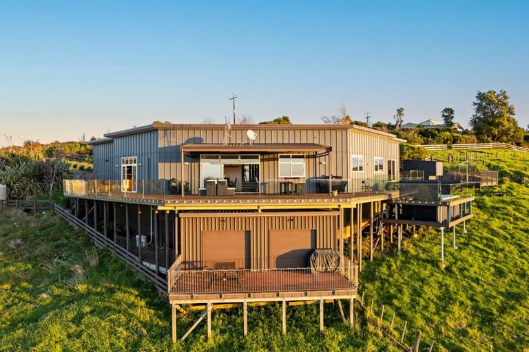 Photo of property in 25 Medhurst Road, Bombay, 2675