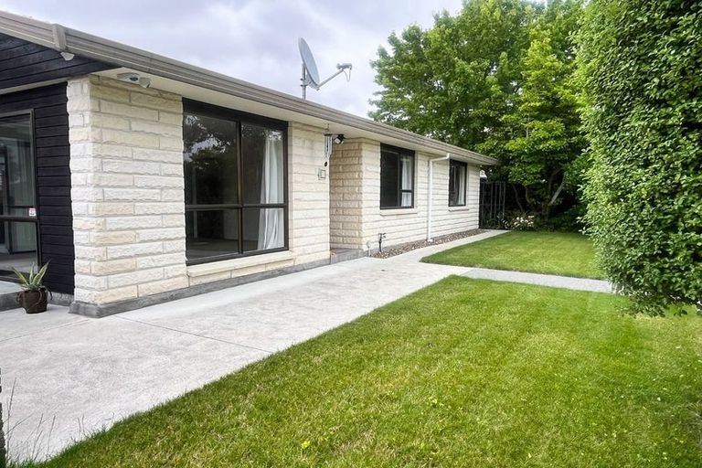 Photo of property in 31 Laing Crescent, Heathcote Valley, Christchurch, 8022