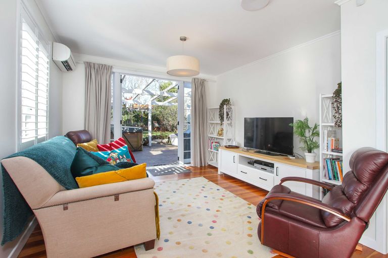 Photo of property in 2/162 Deep Creek Road, Torbay, Auckland, 0630