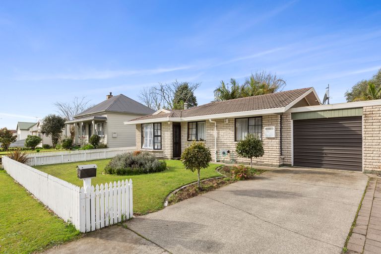 Photo of property in 84a Hakanoa Street, Huntly, 3700