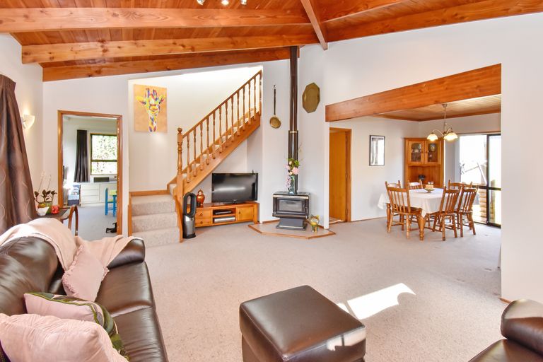 Photo of property in 2/12 Spears Place, Botany Downs, Auckland, 2010