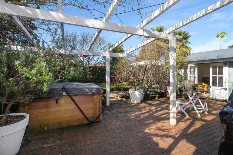 Photo of property in 2/162 Deep Creek Road, Torbay, Auckland, 0630