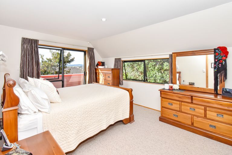 Photo of property in 2/12 Spears Place, Botany Downs, Auckland, 2010