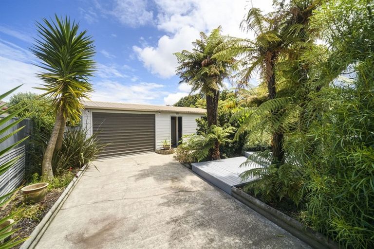 Photo of property in 24 Parkland Crescent, Terrace End, Palmerston North, 4410