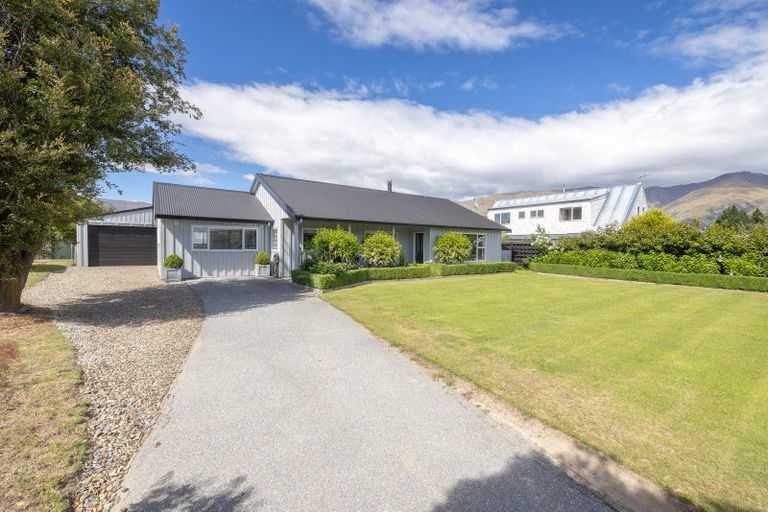 Photo of property in 4 Mercury Place, Wanaka, 9305