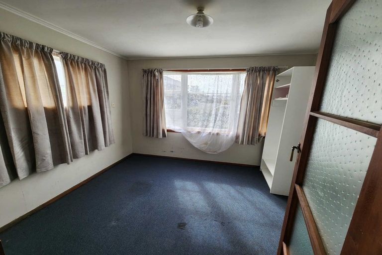 Photo of property in 325 Riccarton Road, Upper Riccarton, Christchurch, 8041