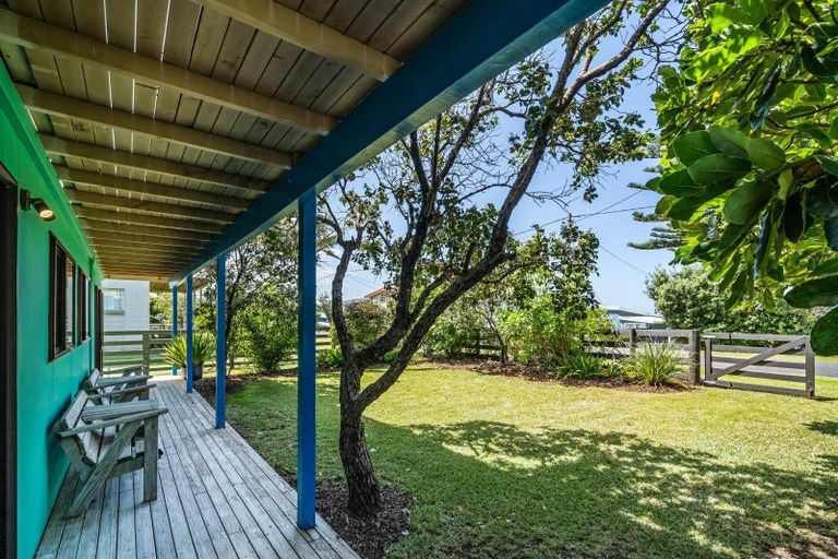 Photo of property in 9 Hall Road, Pataua North, Whangarei, 0175