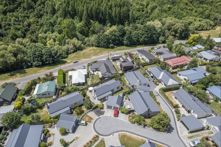 Photo of property in 12 Fletcher Way, Arrowtown, 9302