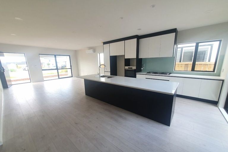 Photo of property in 12 Weri Road, Karaka, Papakura, 2113