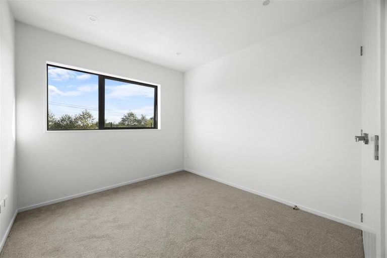 Photo of property in 143 Grove Road, Papakura, 2110