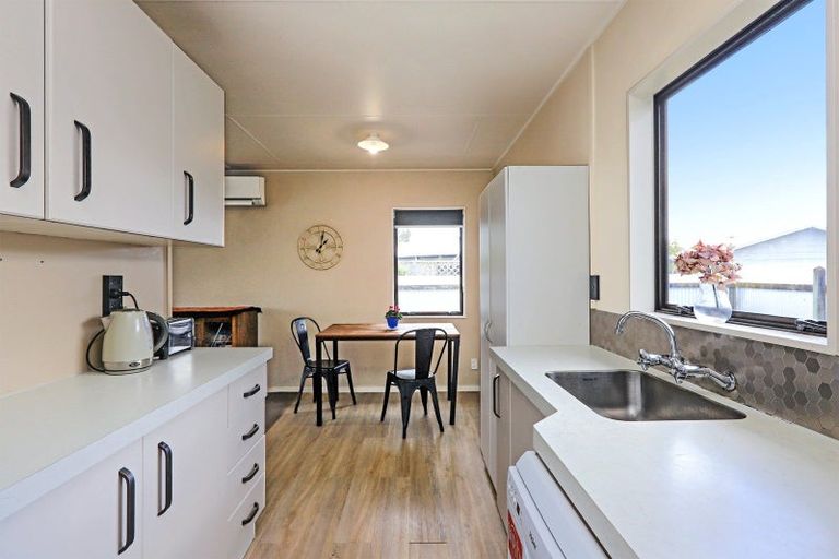 Photo of property in 1/40 Townshend Crescent, Greenmeadows, Napier, 4112