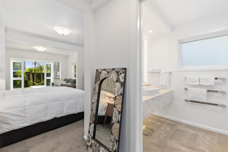 Photo of property in 3/32 Beach Road, Castor Bay, Auckland, 0620