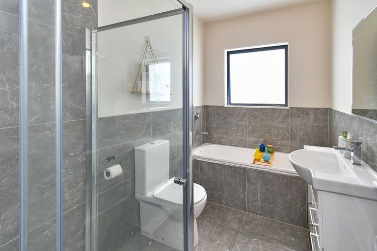 Photo of property in 1 Te Aparangi Road, Papakura, 2110