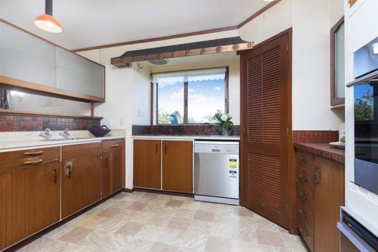 Photo of property in 1/3 Sarah Place, Farm Cove, Auckland, 2012