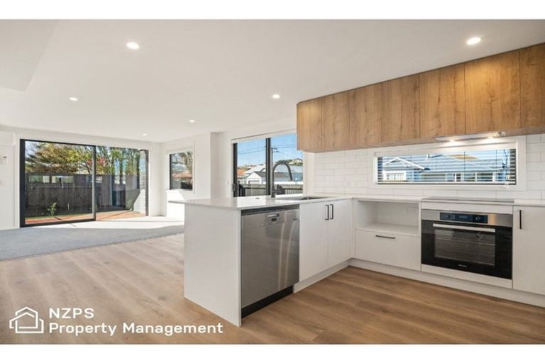 Photo of property in 67a Royal Crescent, Saint Kilda, Dunedin, 9012