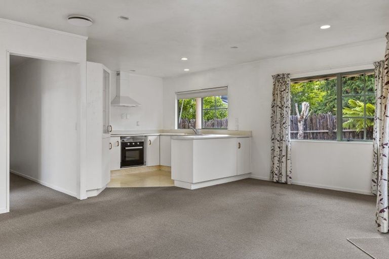 Photo of property in 1/8 Kathleen Place, Rainbow Point, Taupo, 3330