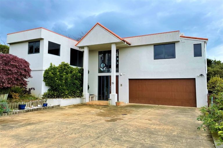 Photo of property in 75 Churchill Drive, Taradale, Napier, 4112