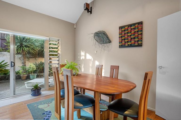 Photo of property in 5 Chateau Rise, Flat Bush, Auckland, 2016