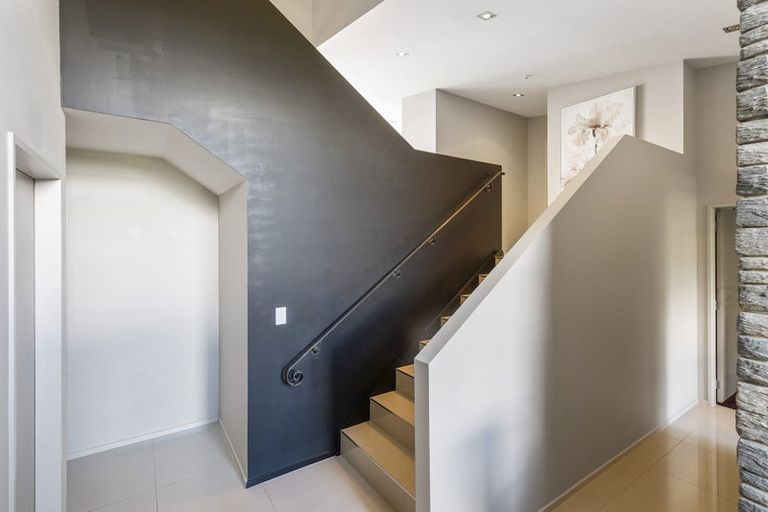 Photo of property in 11 Metzenthin Close, Raumati South, Paraparaumu, 5032